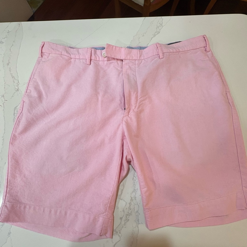 Men’s Ralph Lauren 42
Pink
Flat front shorts
100% Cotton